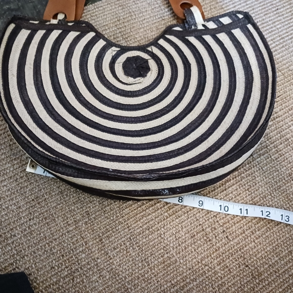 Black & Ecru Raffia Bag with Double Wood Handles - Picture 10 of 13